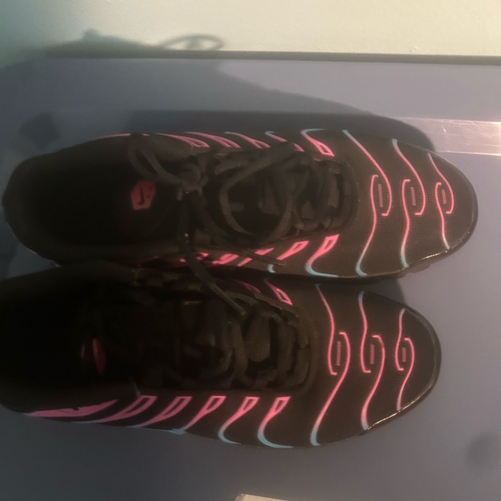 Black Athletic Sneakers with Pink & Teal Wave Accents